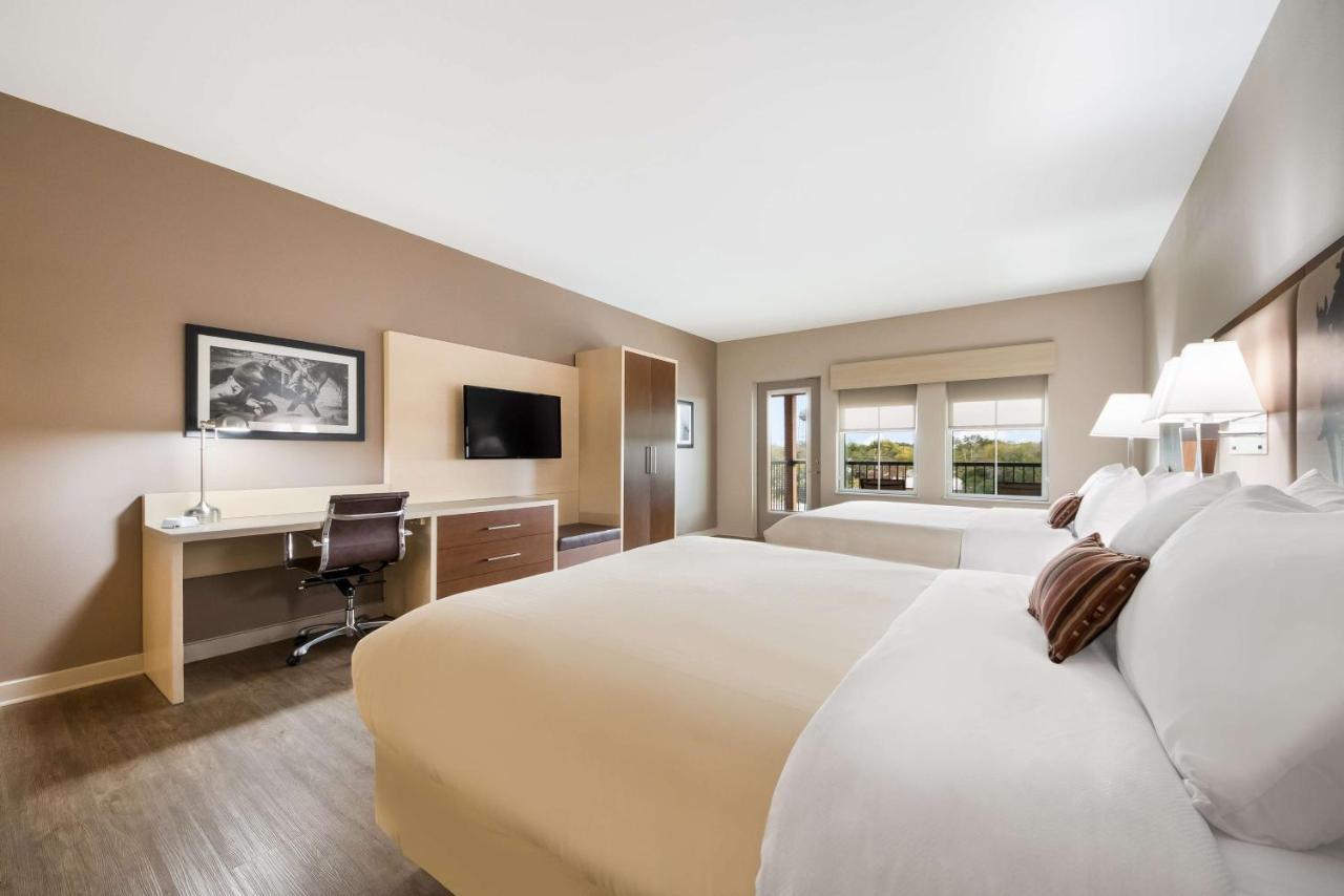 Best Western Bandera Suites & Saloon Exterior photo